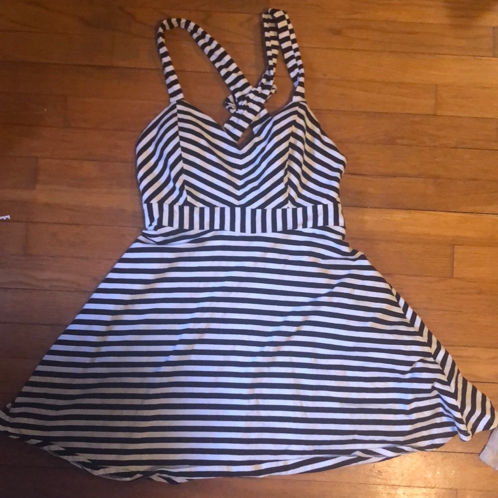 Black and white criss cross back dress